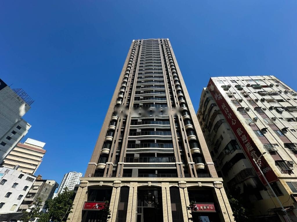 高雄市前鎮區崑庭敦峰待售房屋