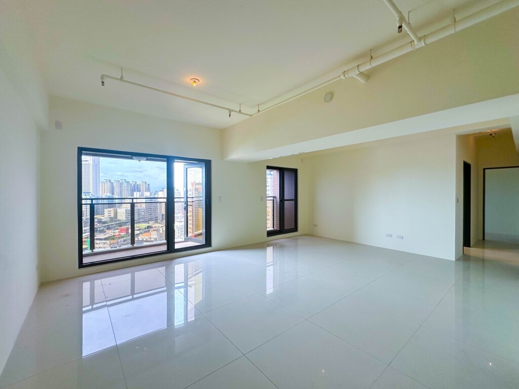 高雄市前鎮區崑庭敦峰待售房屋
