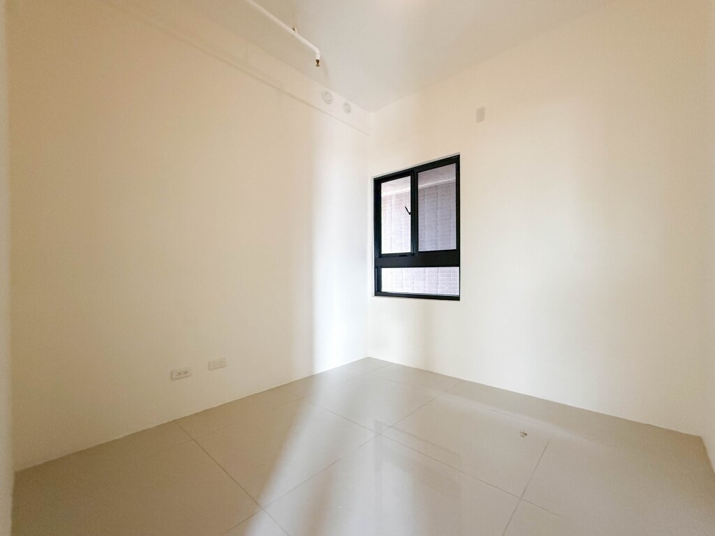 高雄市前鎮區崑庭敦峰待售房屋
