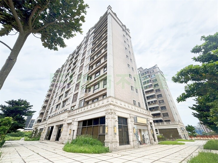 客運園區轉角大店面