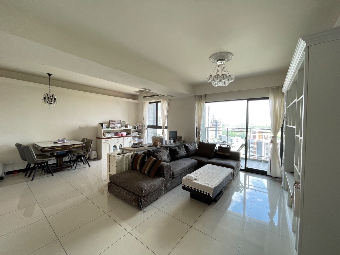 A18青埔國小湖景景觀大3房車 室內含陽台35坪