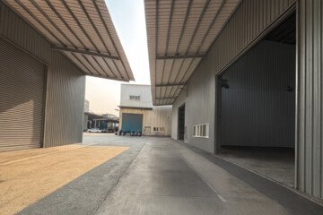 樹林挑高13米|鋼構方正建物|使用坪數約160坪 - Image 1