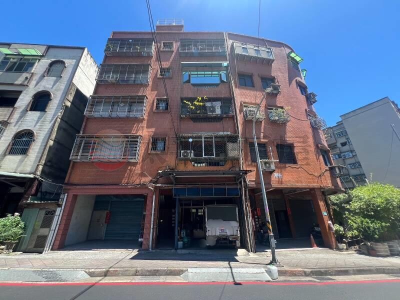 五股買房賣屋低總價民義路公寓大三房