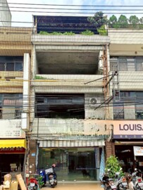 竹東正市區~超大坪數~黃金店面~可租整棟 - Image 1