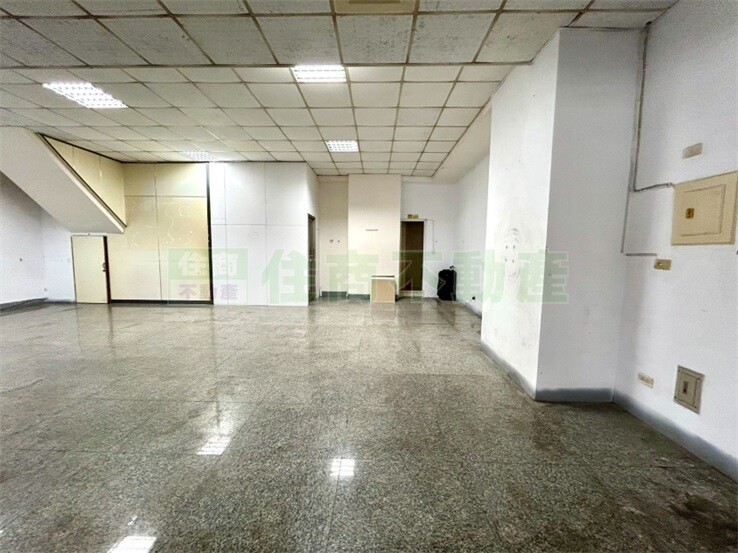 屏東三期大面寬1樓金店面