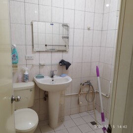 新莊自重街生活機能超方便,三房兩廳一衛一廚後陽台 - Image 1